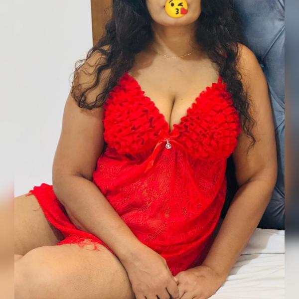 Sexy Lady at Dehiwala galkissa mount Lavinia mount Laviniya