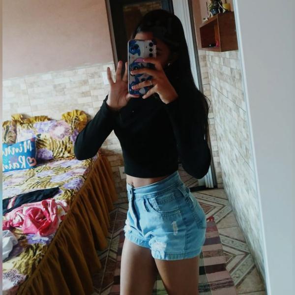 Sexy slim girl at Nugegoda nawinna maharagama