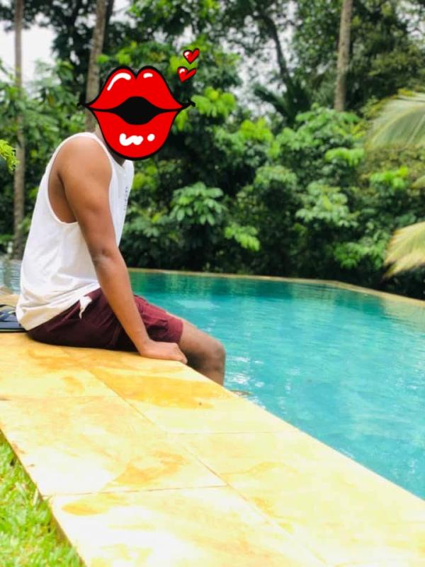 Only For Ladies And Girls කාන්තාවන් සදහා පමණයි