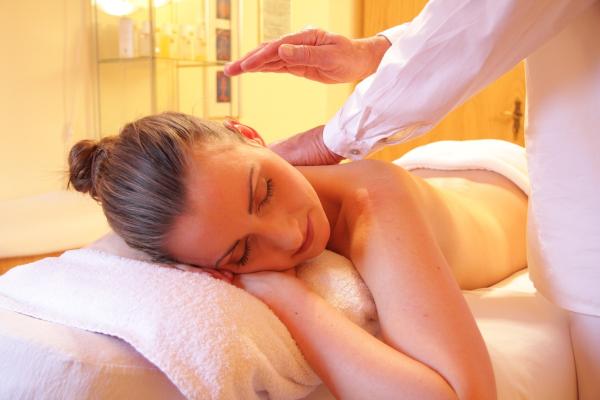 🔴 THIS SERVICE FOR GIRLS LADIES WOMAN AND LESBIANS ONLY BODY MASSAGE AND ALL SERVICE
