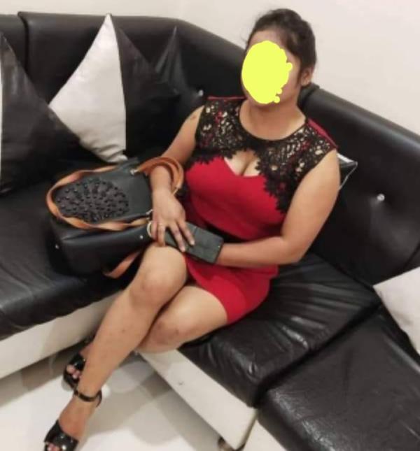 Nugegoda  Full  service  New  Girl