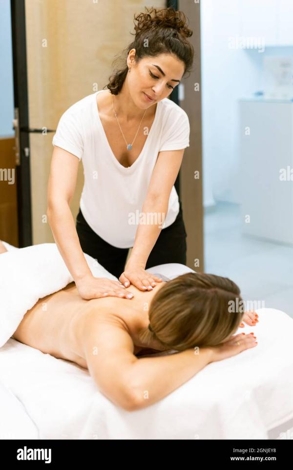 🌺Full body massage service for Ladies only 🌺