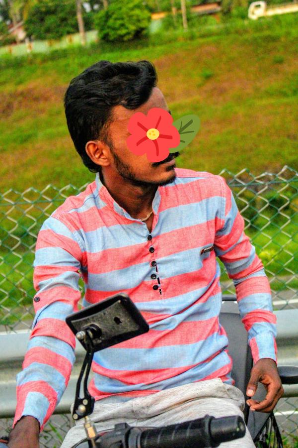 සැමියා දැනුවත්ව ඇසුරු කිරීමට වැදගත් කාන්තාවක් සොයමි..