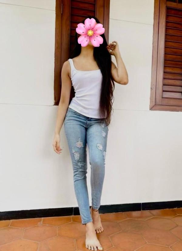 🔷Dehiwala/ wellawatta  Unmarried girl.  ( 20 y )🦋 girlfriend filing. Full service 6000/= මගෙ ඇත්තම photo එකක් තමයි දාලා තියෙන්නෙ .