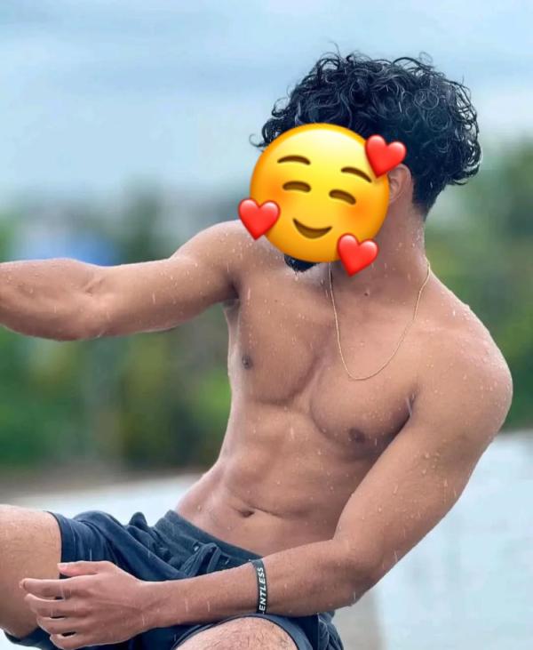 Girls / Couple / Aunty only