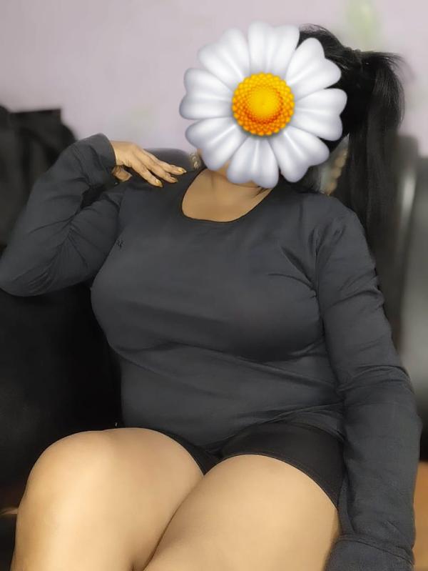 Real Photo ලස්සන සුහදශීලි කෙල්ලෙක්ගෙන් පහසවිදින්න කැමතිද? අමතන්න 0781947717