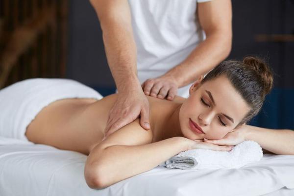 HOME and HOTEL Visit👉FULL BODY MASSAGE SERVICE FOR LADIES ONLY❤️NO AGE LIMIT