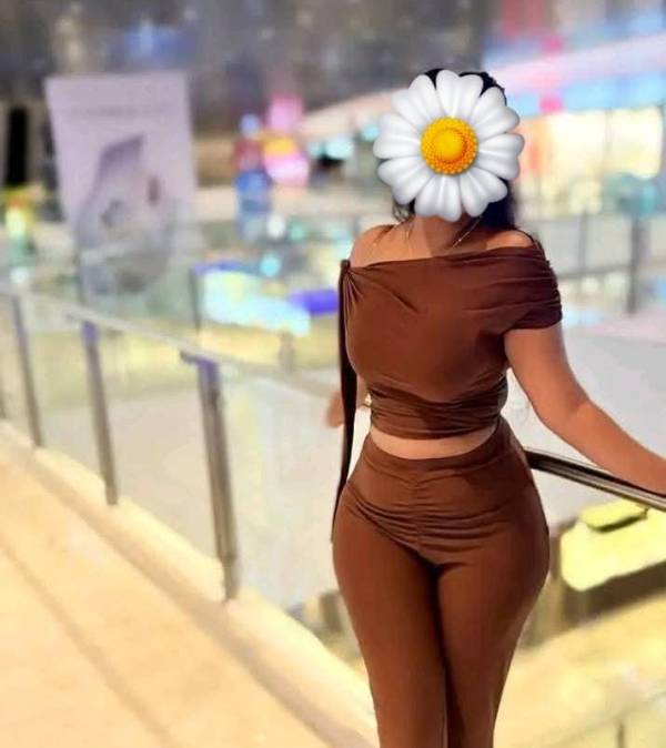 Full Service    WATTALA, PELIYAGODA 🤗                                 🌟 Beautiful Girl
