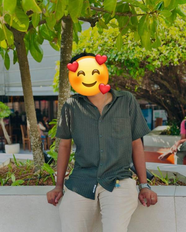LADIES ONLY කාන්තාවන් සදහා පමණි