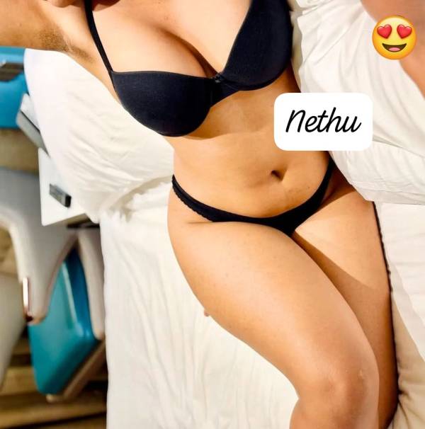 Cam show 😍 අරන් බලන්න පොඩි කෙල්ලෙක්ගෙන් සැප එක පරක් ගත්තොත් අයේ අයේ ගනිවී 😍😍❤️🥵🥵