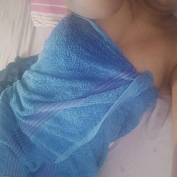 DECENT AND HOT GIRL AT Rajagiriya baththaramulla