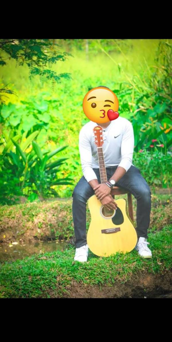 පිරිසිදු පොඩි කොල්ලෙක්වද හොයන්නේ  I M 21