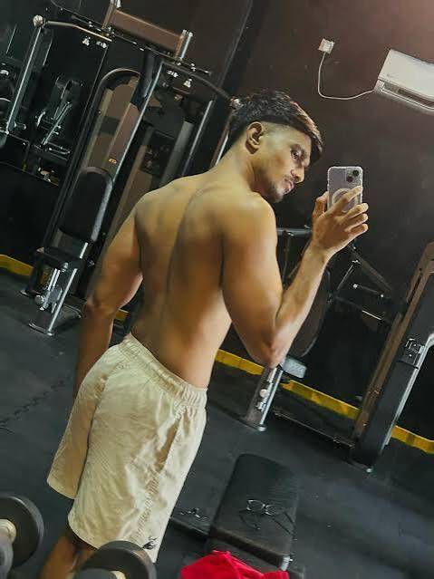 "💚 Ladies And Couples Only...💚"