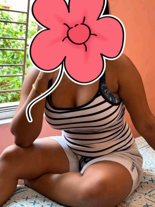 DECENT AND HOT GIRL AT Kurunegala  Wariyapola