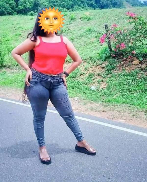 Hot girl at Rajagiriya  nawala   nugegoda  narahenpita