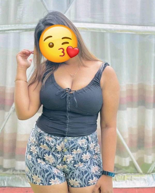Hot girl at Kohuwala Nugegoda pamankada