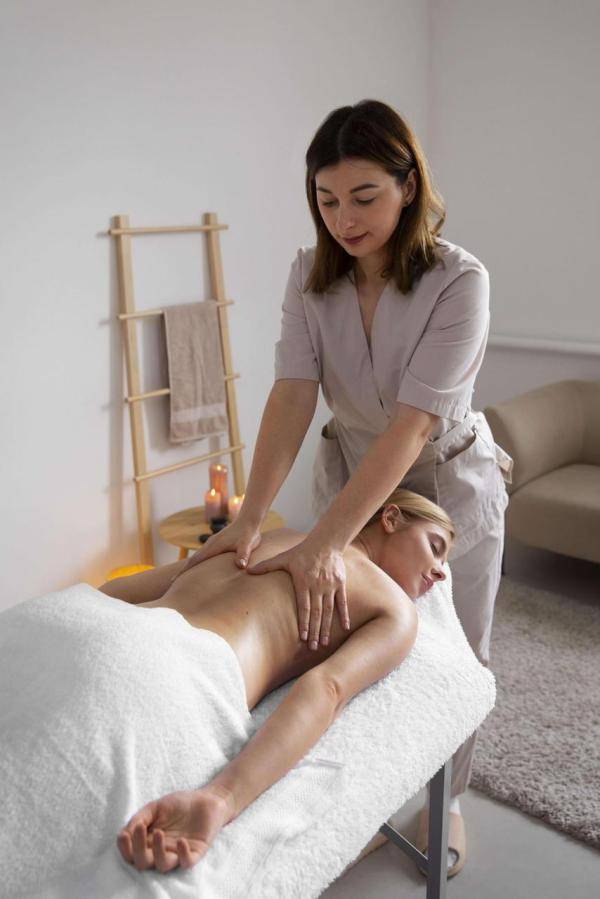 BODY TO BODY MASSGE AND BODY RELAXING 💚🧡i