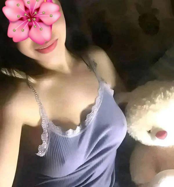 Hot And Sexy Girl Genuine Live Cam Show Available 💦🥵❤️