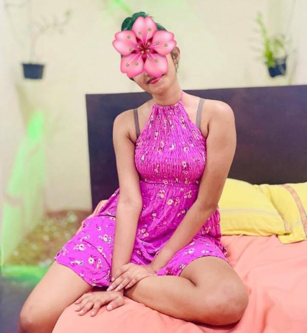 මුණත් එක්ක Cute ලස්සන Hot And Sexy කෙල්ලෙක්ගෙන් සුපිරි Live Cam Fun එකක් ගන්න එන්න 💦🥵❤️