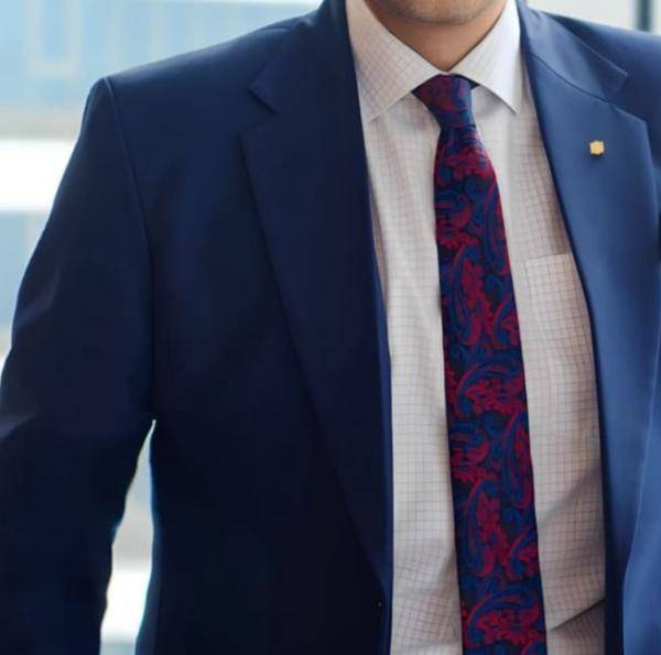 *Businessman looking young girl*