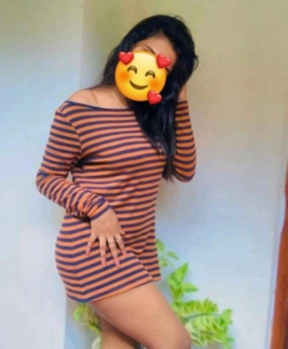 Hot girl at Kiribathgoda wattala hunupitiya