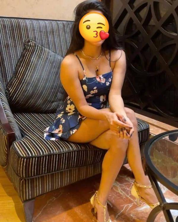 sexy girl at Kollupitiya කොල්ලුපිටිය. ✅️அழகான தமிழ் பெண்✅️