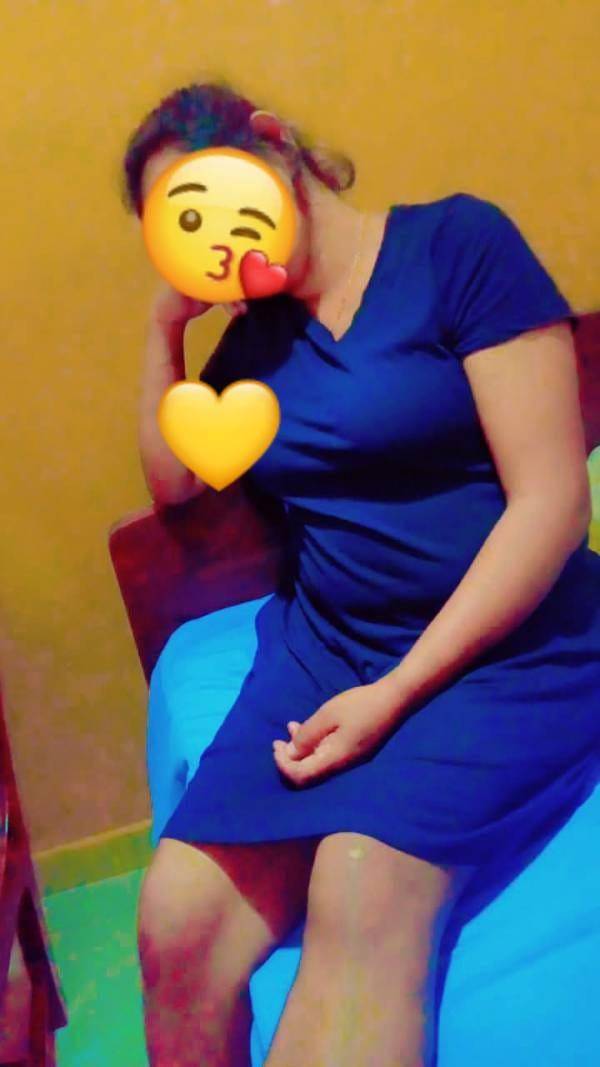 DECENT AND HOT GIRL AT Kekirawa Dabulla galewela. කැකිරාව දඹුල්ල ගලේවෙල