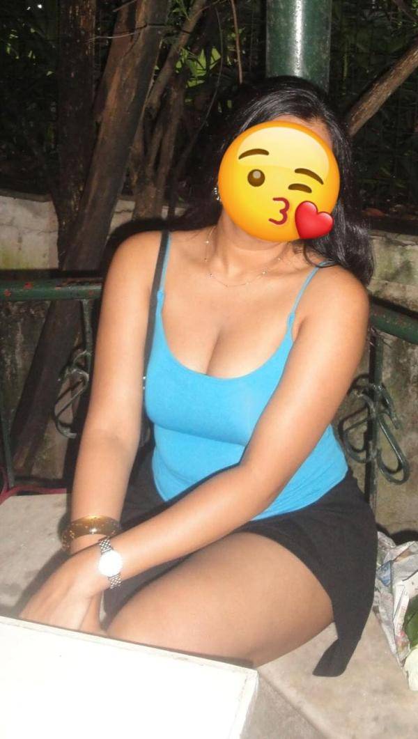 DECENT AND HOT GIRL AT Bambalapitiya