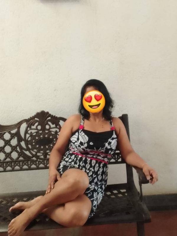 Beautiful Young Girl Full Service Available 6500/= 🥀❤️ 100% ඇත්තම Photo එක තියෙන්නේ 💯💯