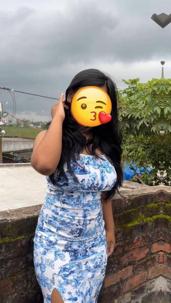 Hot girl at Kollupitiya කොල්ලුපිටිය