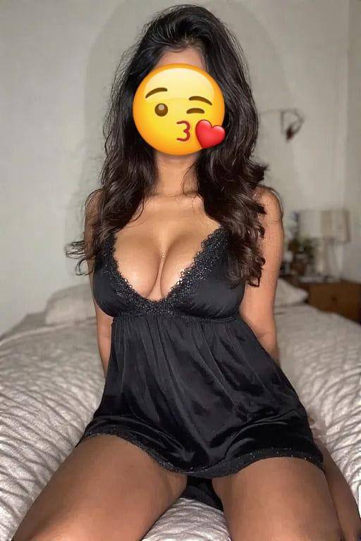 sexy tamil girl at Dehiwala kalubovila. ✅️அழகான தமிழ் பெண்✅️