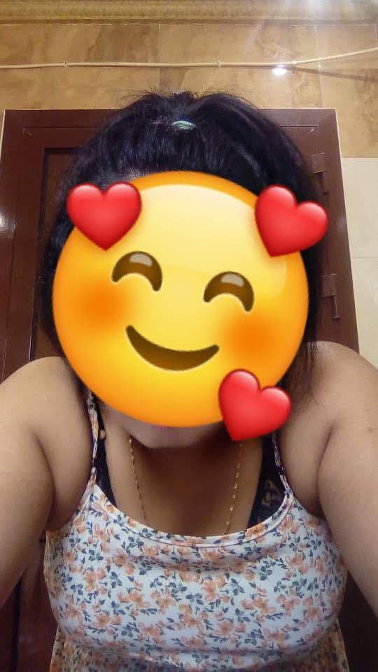 HOT GIRL AT Aththanagala, mihirigama, Nittambuwa, warakapola අත්තනගල, නිට්ටම්බුව මිහිරිගම වරකාපොල