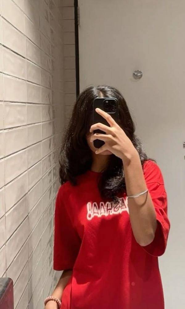 Sexy girl at kadawatha