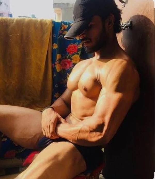 Handsome Boy Girls Service And Gay Service Available 🥀❤️