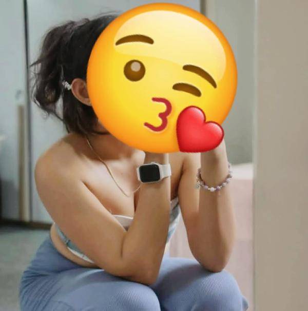 Hot girl at kandana