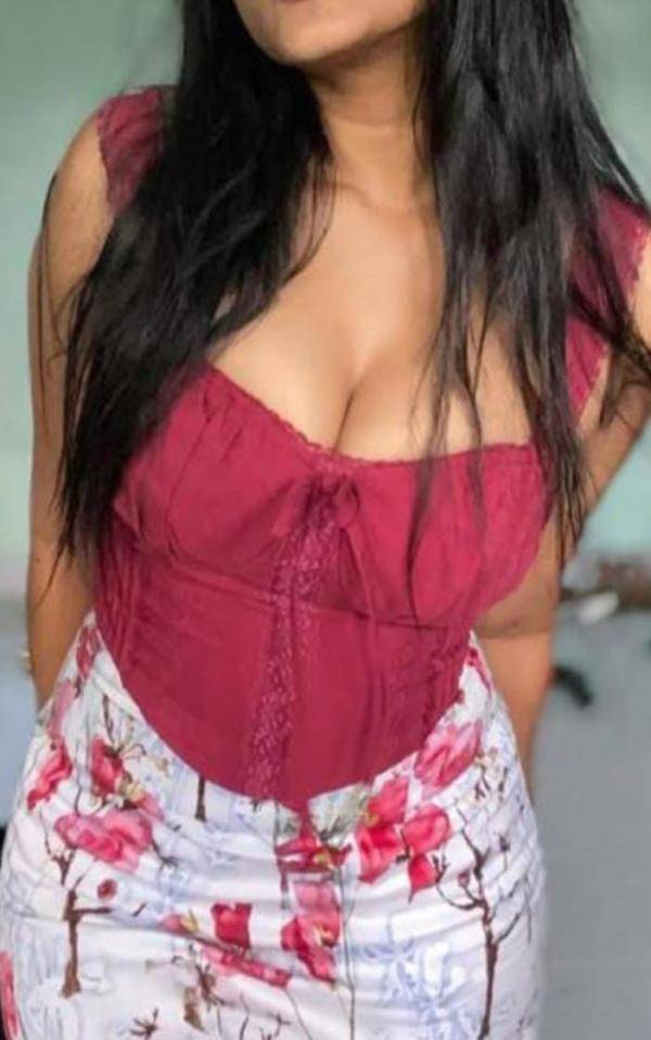 Beautiful Young Girl Full Service Available 2 Hour 5500/=
