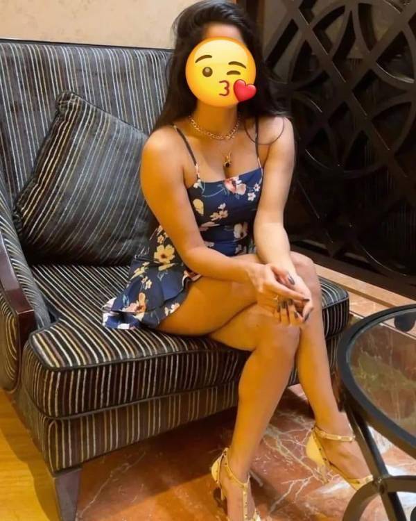 Dehiwala kalubovila sexy Tamil girl.