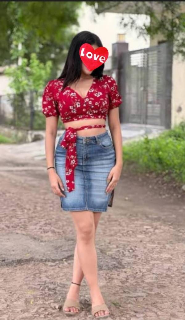 Hot girl at Rathnapura, Ehaliyagoda, Horana, Ingiriya