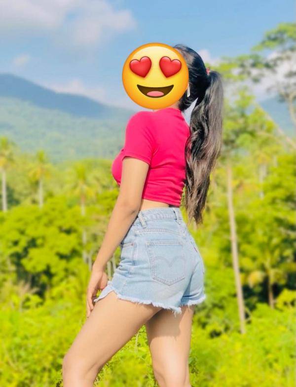 Hot slim girl at moratuwa. visit ok✅️