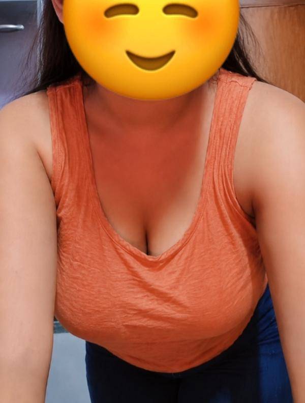 தமிழ்  girl ( tamil ) Live cam show  , இந்த உடையில் சேவை தரப்படும் 💯 %
