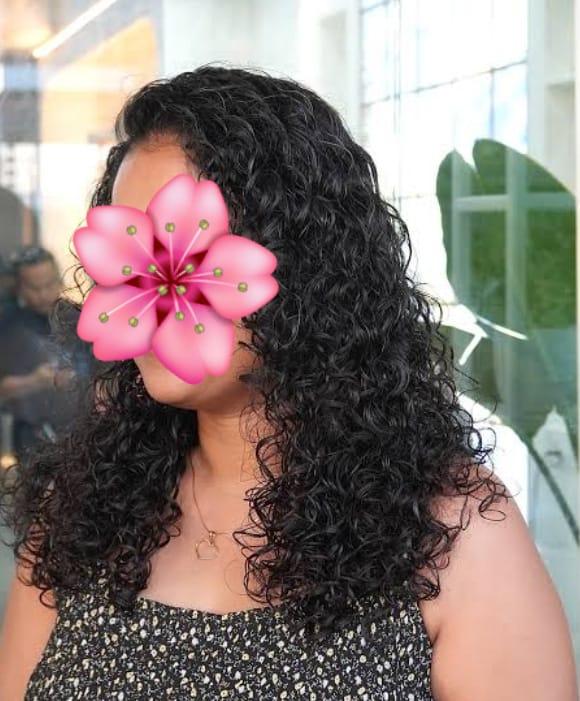 I'M WATHSALA සත්‍ය චායාරූපයකි