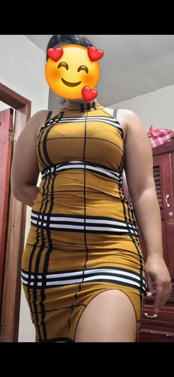 ලස්සන සුදු  කෙල්ලෙක්ගෙන් ගමුද හොද ෆන් එකක්