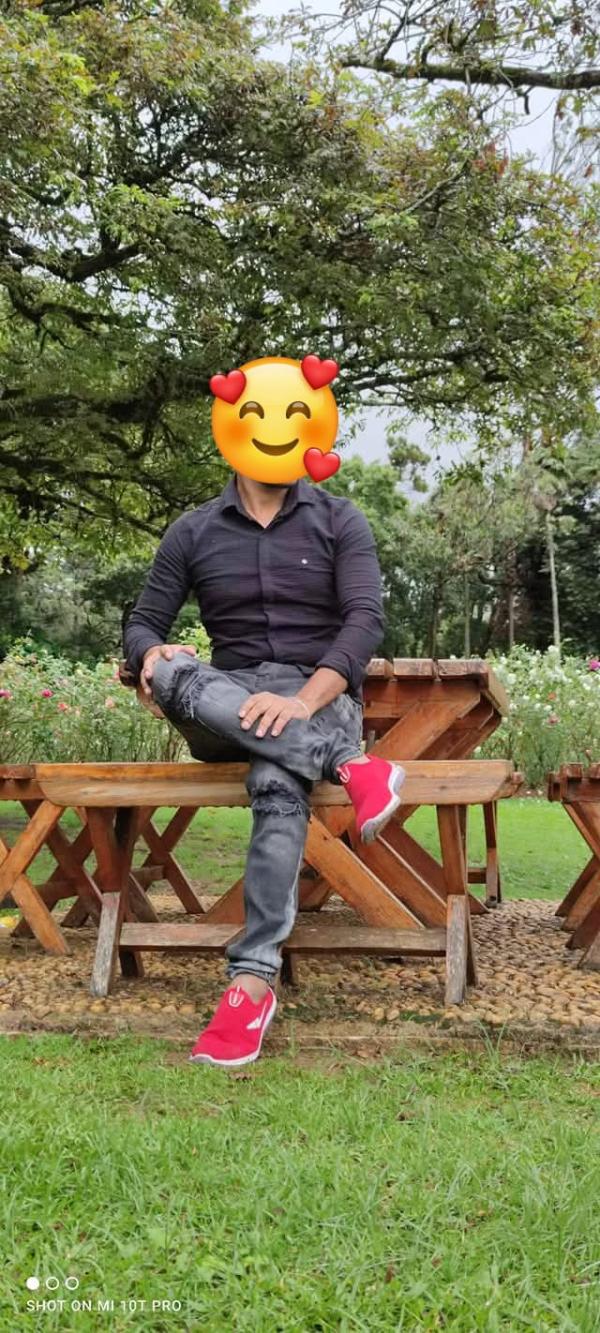 *I am safee Muslim boy* *Age 28 slim body      Muslim girls and shingha girls , Tamil girls 100/ privacy*