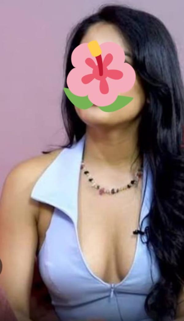 Sexy Lady at Dehiwala galkissa mount Lavinia mount Laviniya